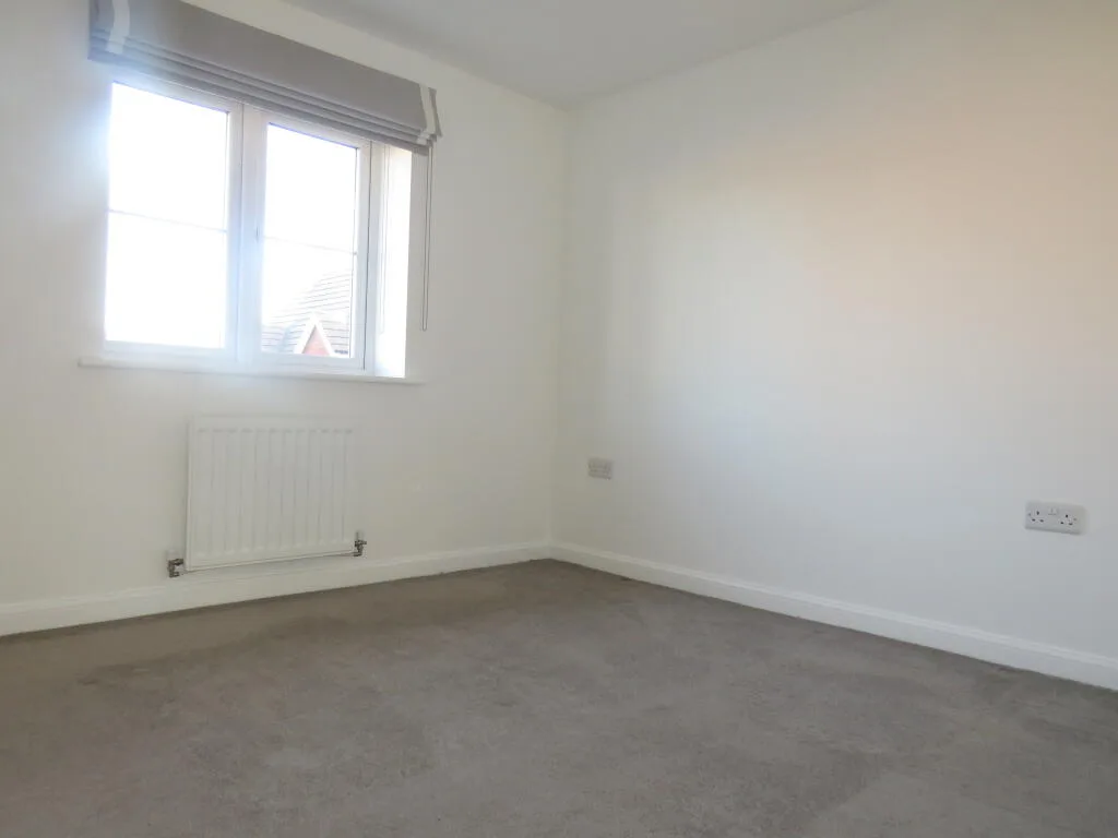 3 bedroom semi-detached house for rent