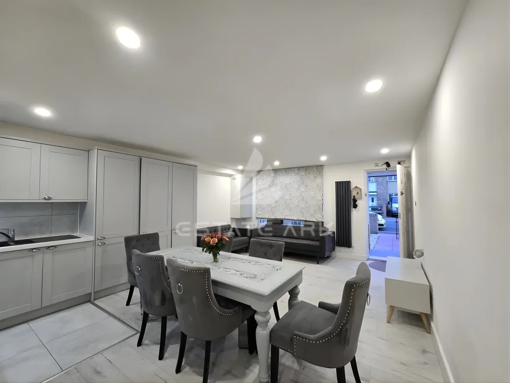 4 bedroom terraced house for rent