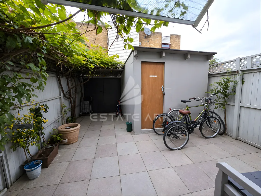 4 bedroom terraced house for rent