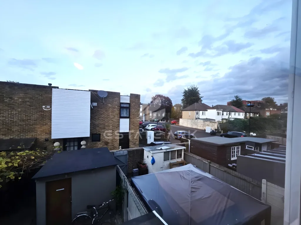 4 bedroom terraced house for rent