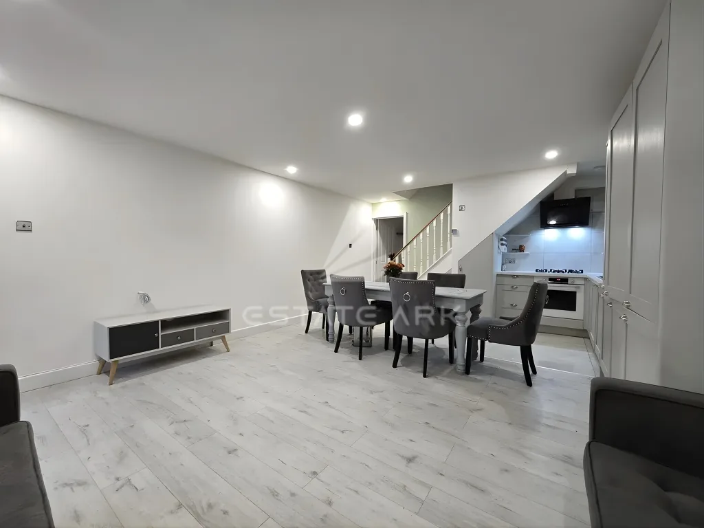 4 bedroom terraced house for rent