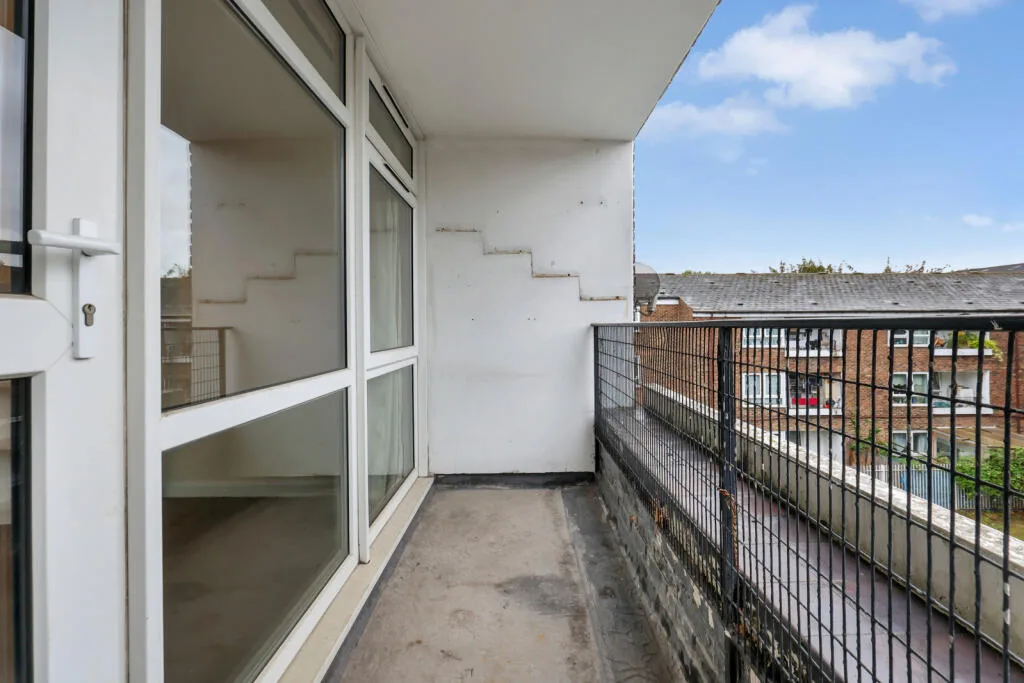 3 bedroom maisonette for rent