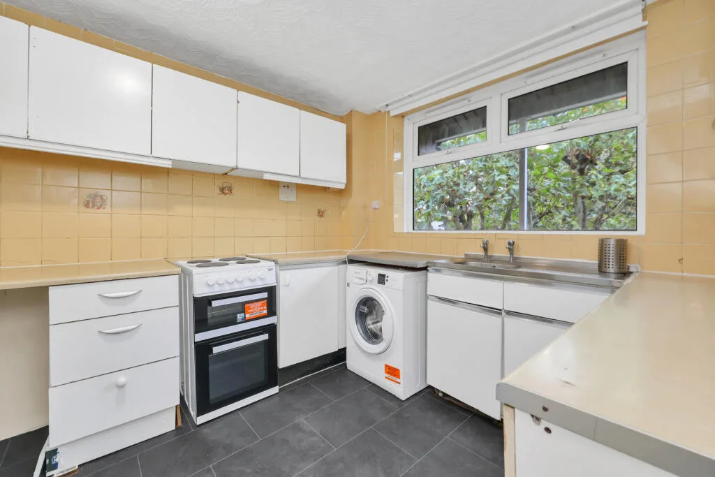 3 bedroom maisonette for rent