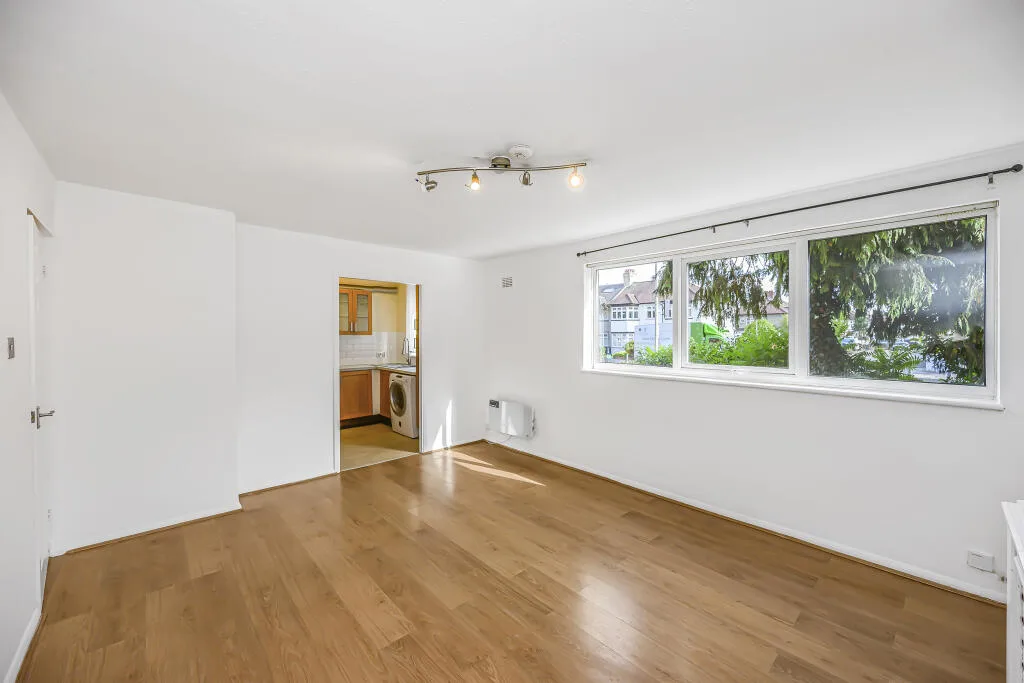 2 bedroom ground floor flat for rent