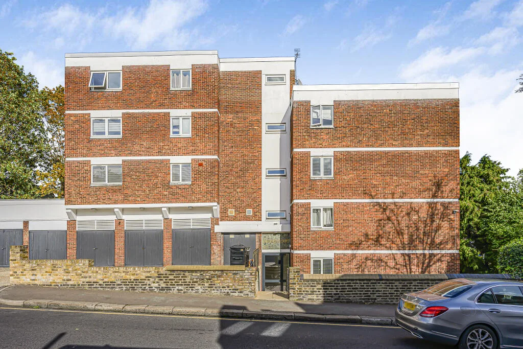 2 bedroom ground floor flat for rent