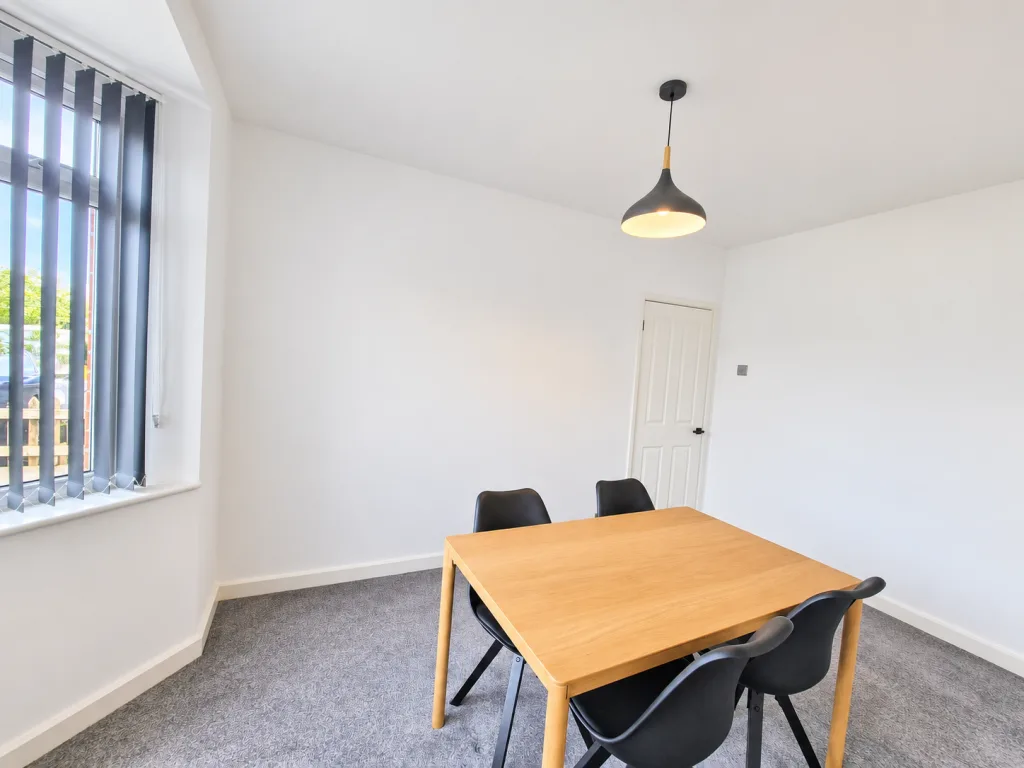 3 bedroom semi-detached house for rent