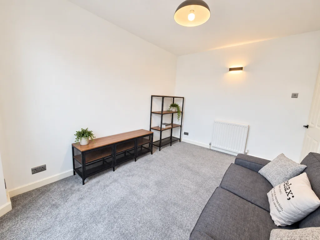 3 bedroom semi-detached house for rent