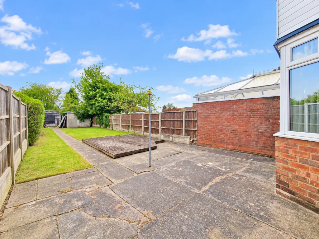 3 bedroom semi-detached house for rent