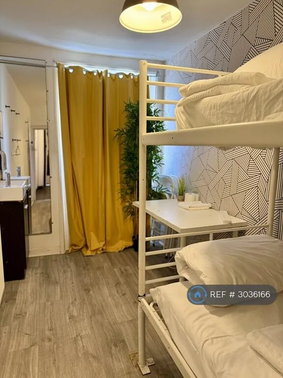 Studio flat for rent