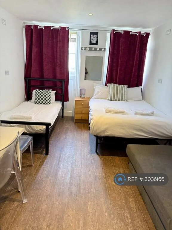 Studio flat for rent