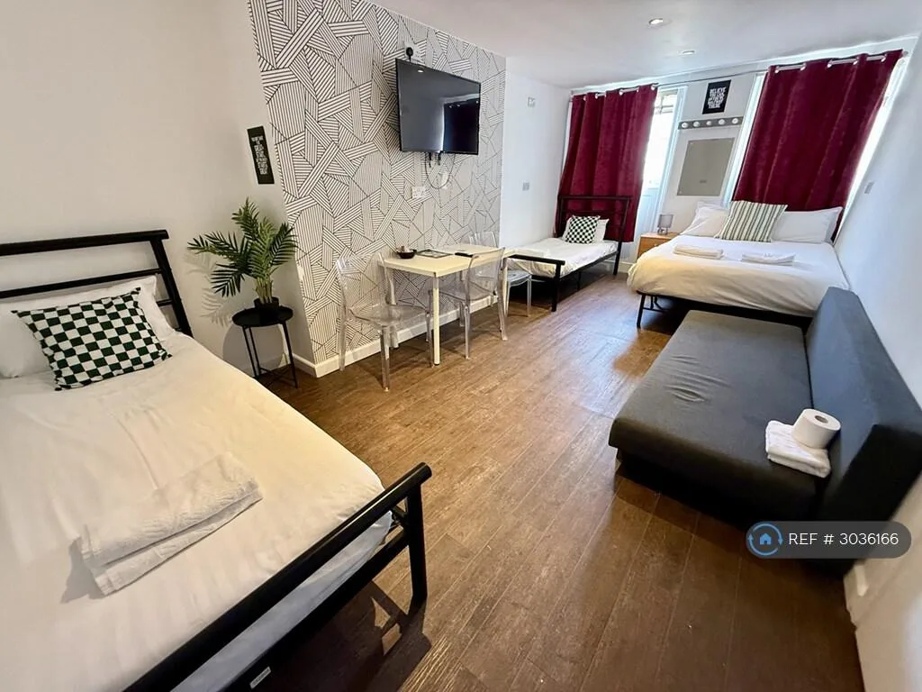 Studio flat for rent