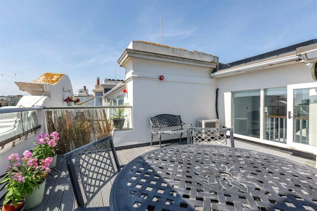 2 bedroom penthouse for rent