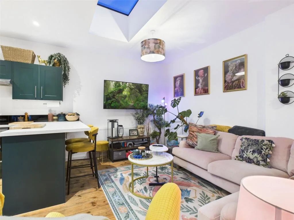 2 bedroom house for rent