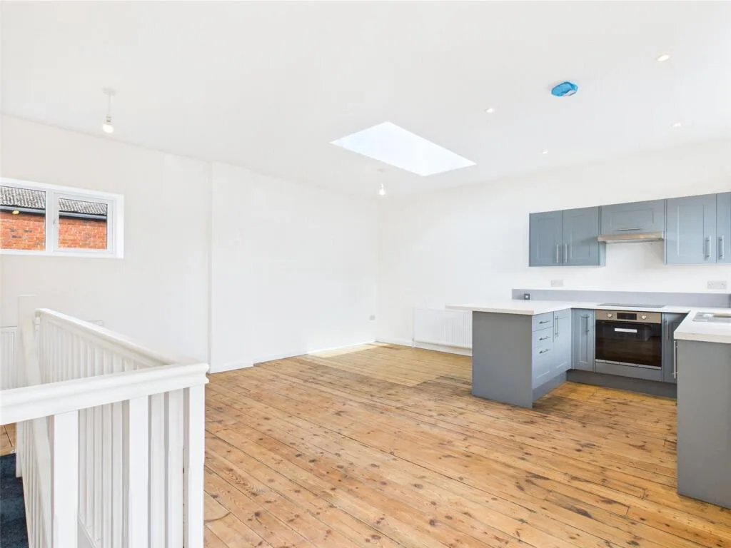 2 bedroom house for rent