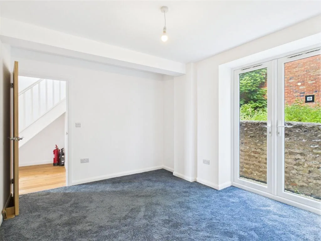 2 bedroom house for rent