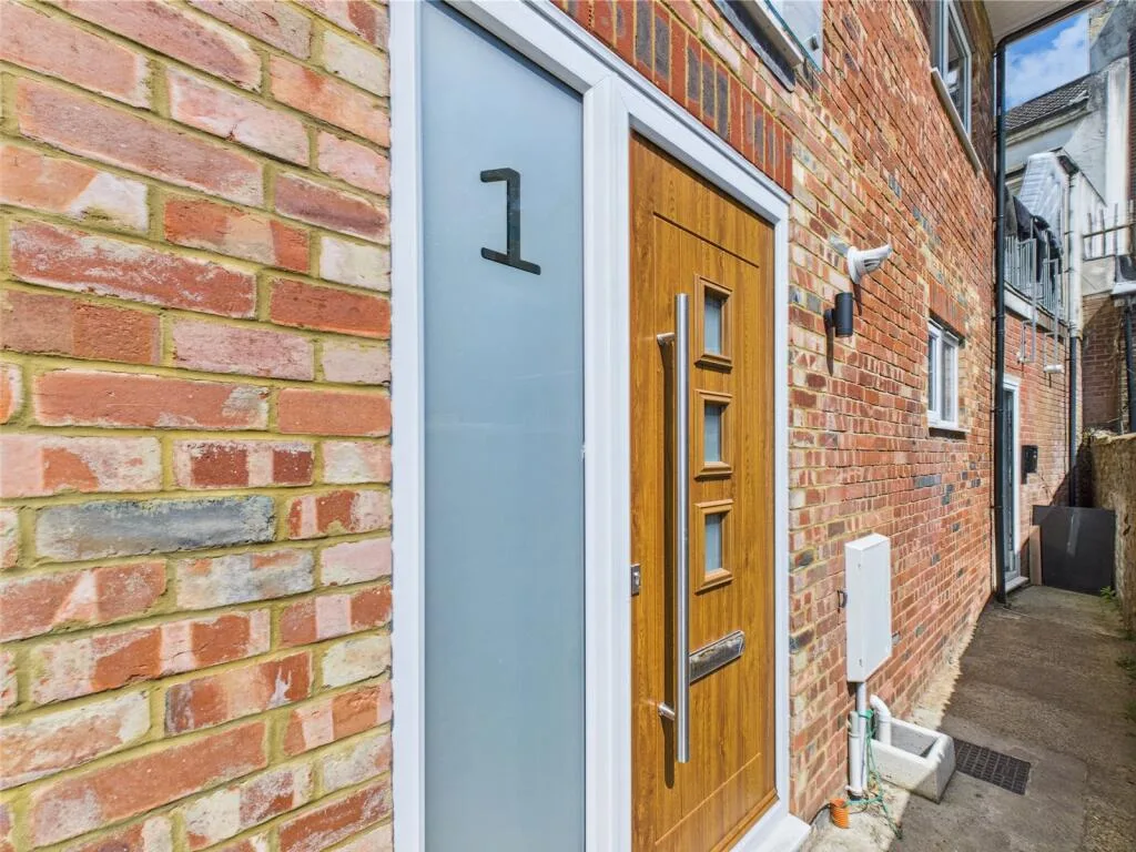 2 bedroom house for rent