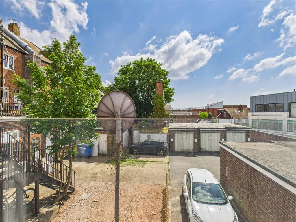 2 bedroom house for rent