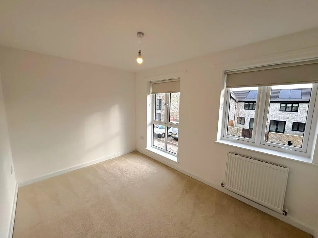 3 bedroom end of terrace house for rent