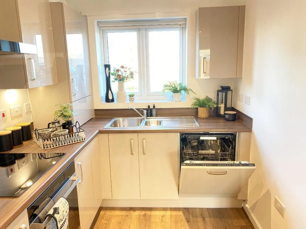 3 bedroom end of terrace house for rent