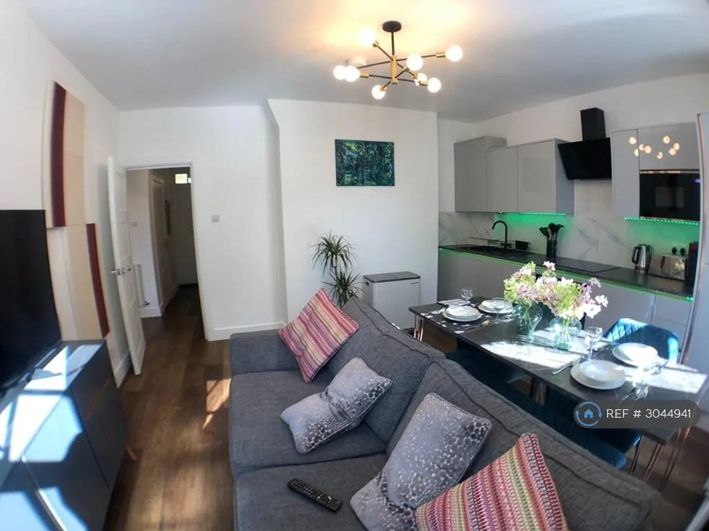 2 bedroom flat for rent