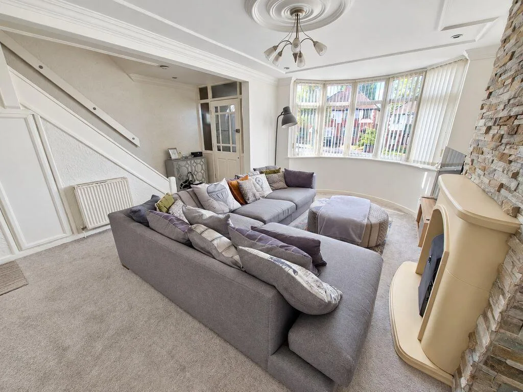 3 bedroom semi-detached house for rent