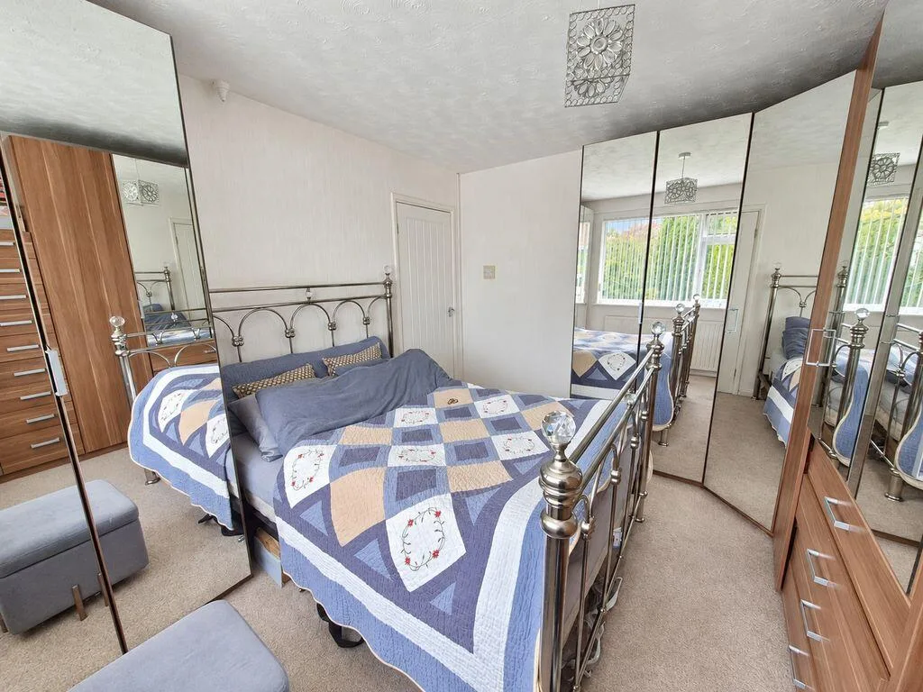 3 bedroom semi-detached house for rent
