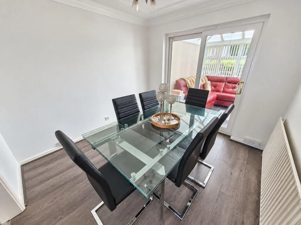 3 bedroom semi-detached house for rent