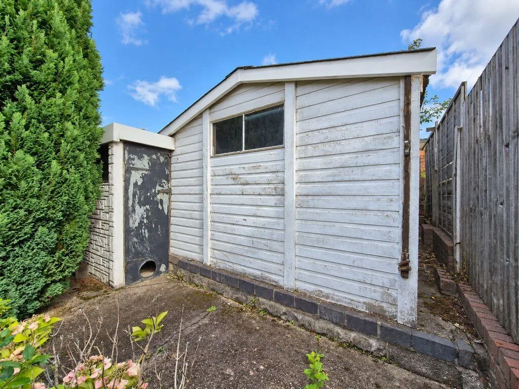 3 bedroom semi-detached house for rent