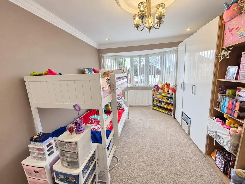 3 bedroom semi-detached house for rent