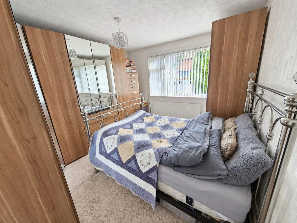 3 bedroom semi-detached house for rent