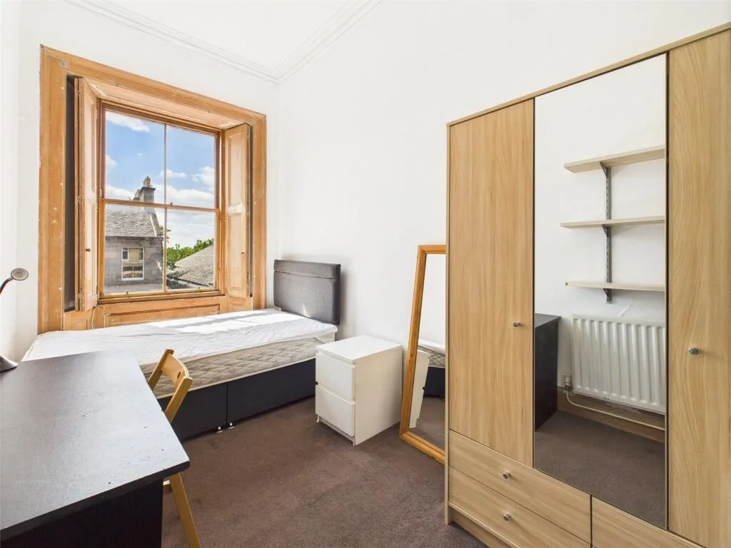 5 bedroom apartment for rent