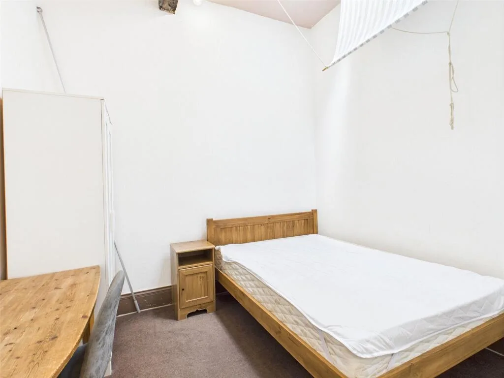 5 bedroom apartment for rent