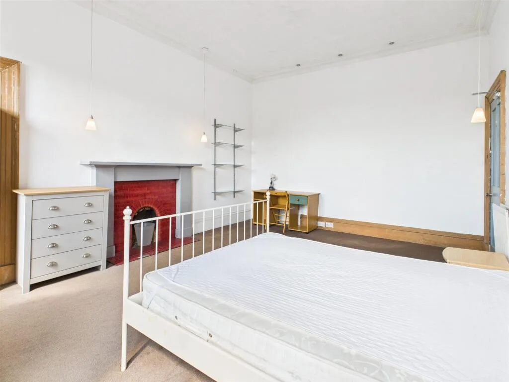 5 bedroom apartment for rent