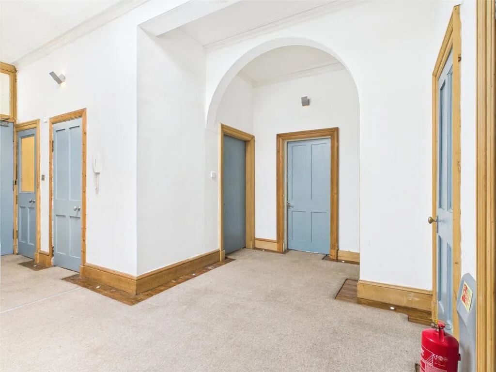 5 bedroom apartment for rent