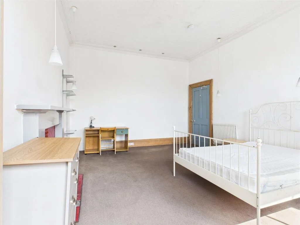 5 bedroom apartment for rent