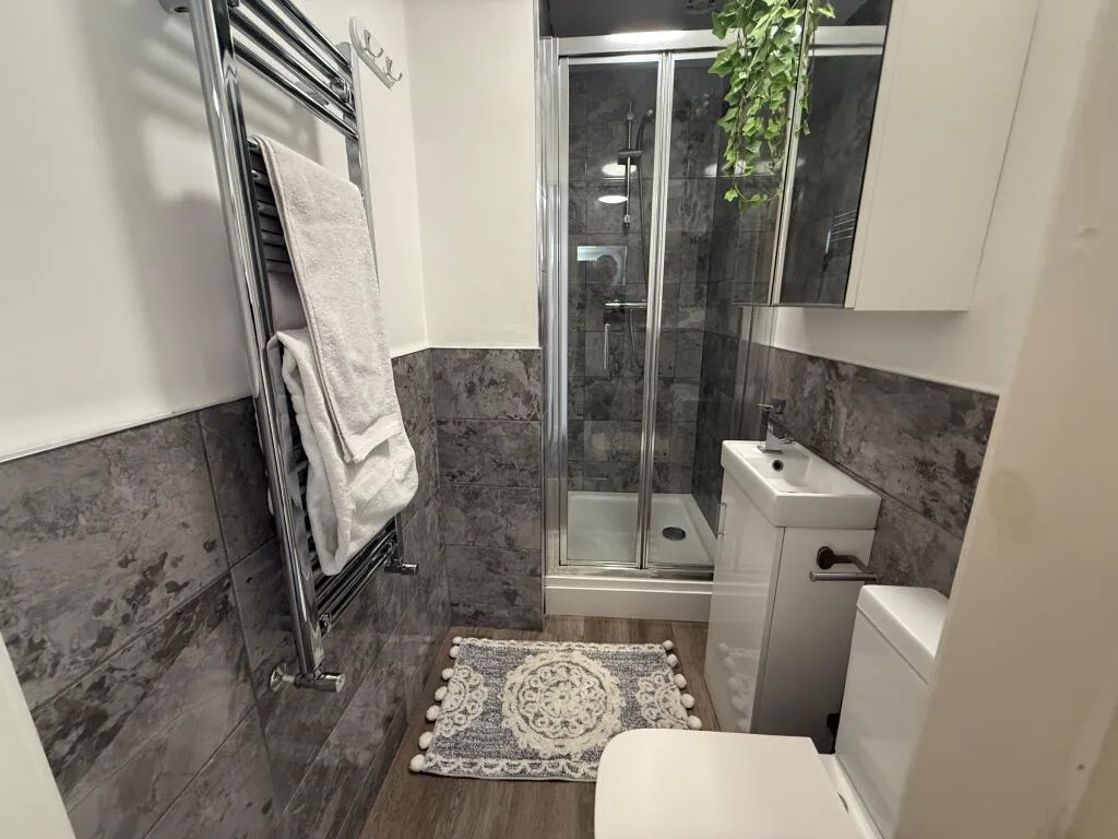2 bedroom maisonette for rent