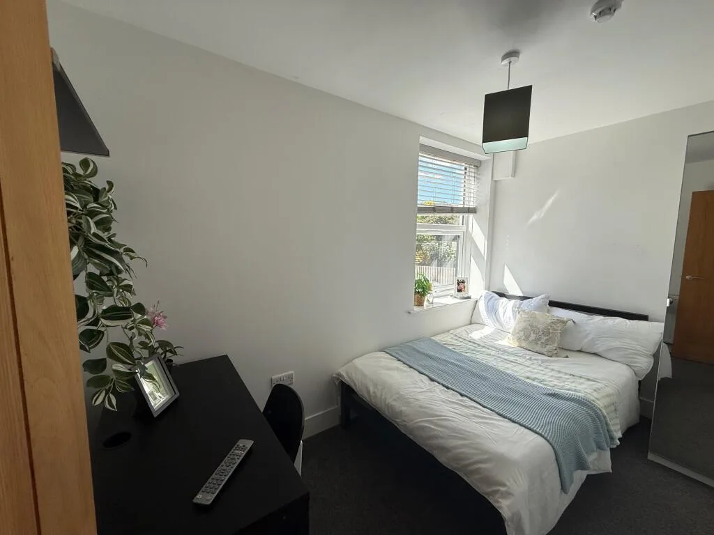 2 bedroom maisonette for rent