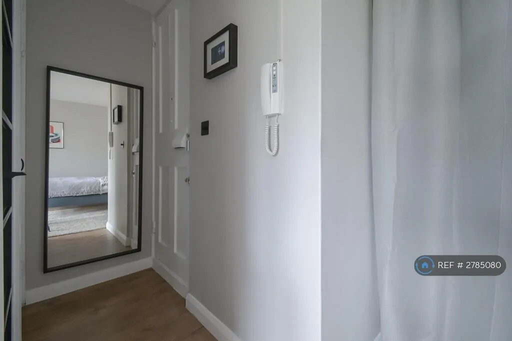Studio flat for rent