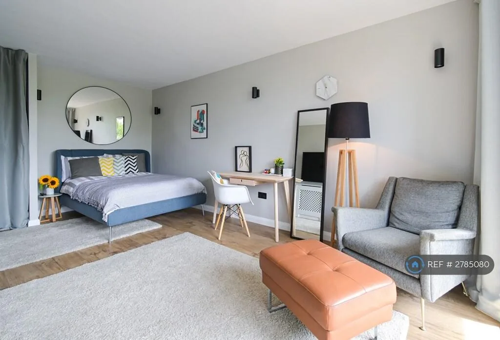 Studio flat for rent