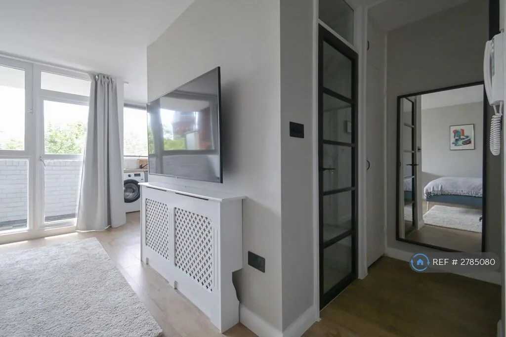 Studio flat for rent