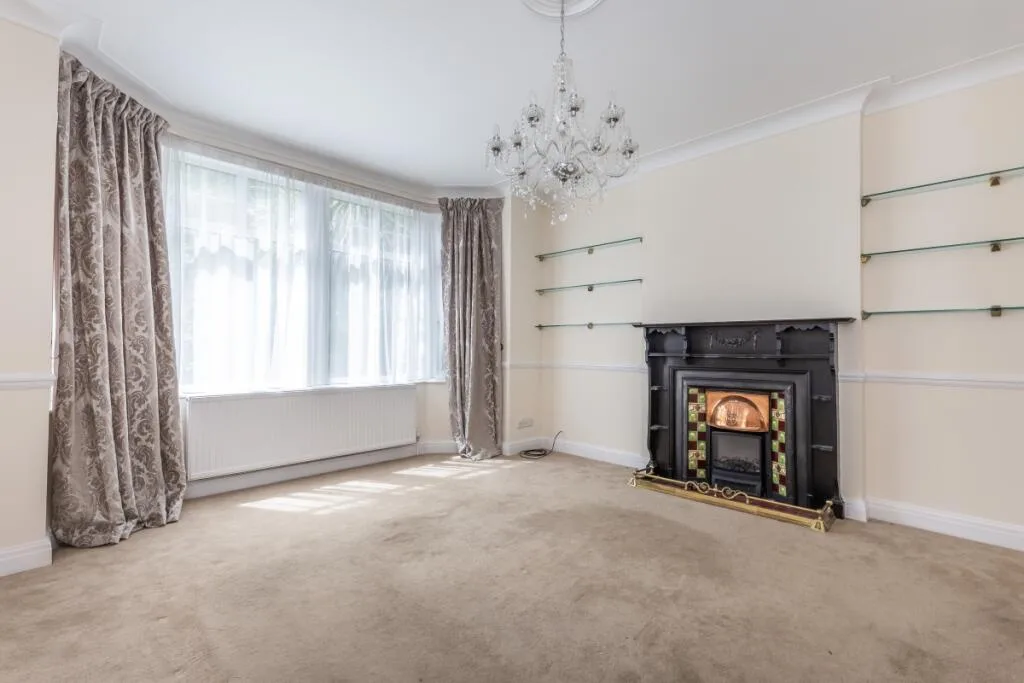 5 bedroom flat for rent
