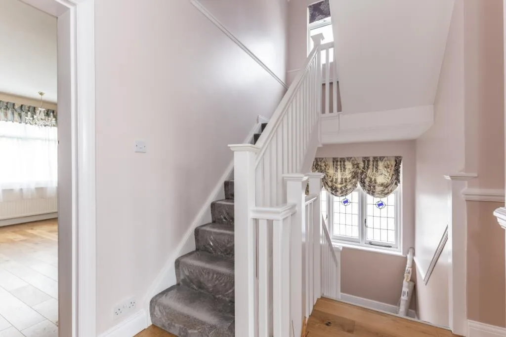 5 bedroom flat for rent