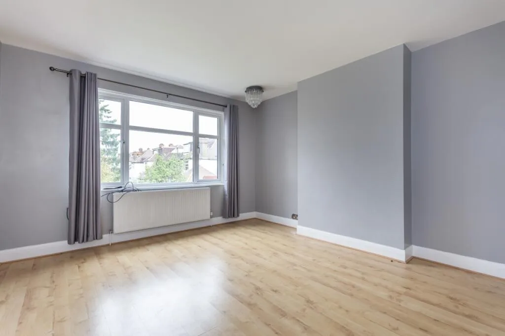 5 bedroom flat for rent