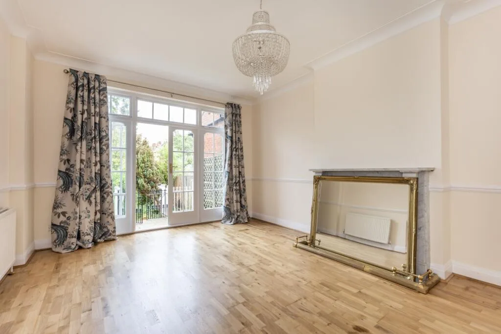 5 bedroom flat for rent
