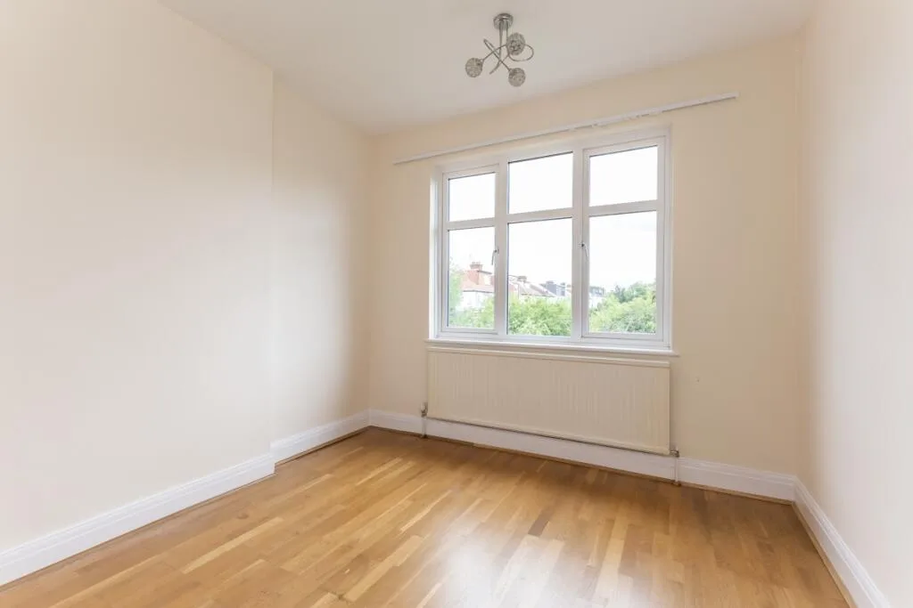 5 bedroom flat for rent