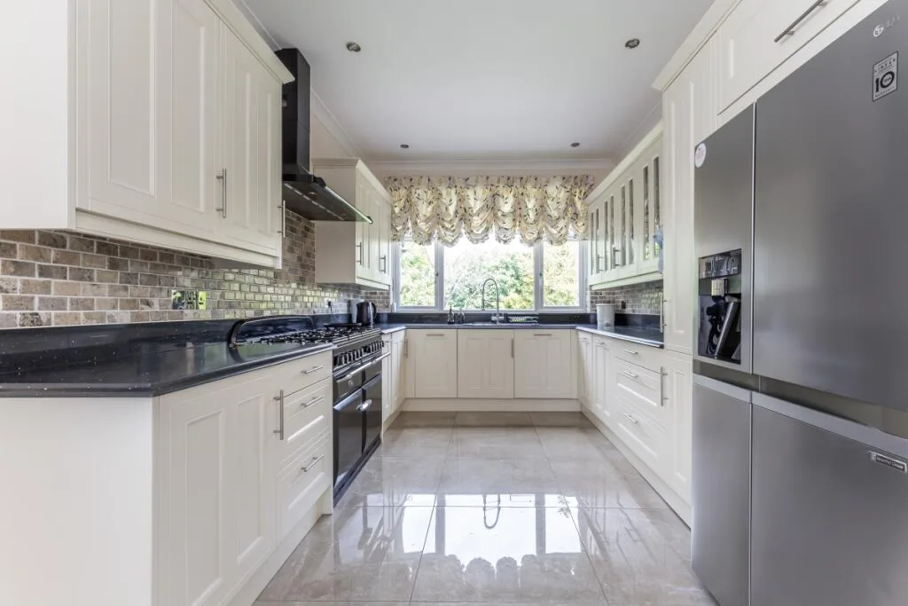 5 bedroom flat for rent