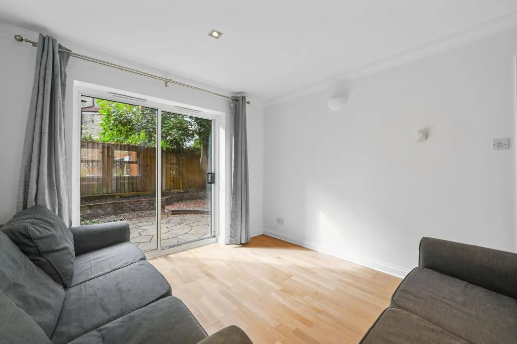 4 bedroom terraced house for rent