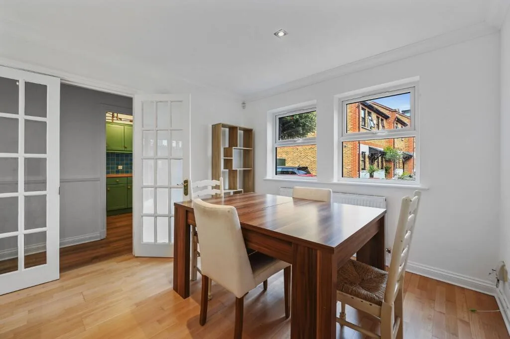 4 bedroom terraced house for rent