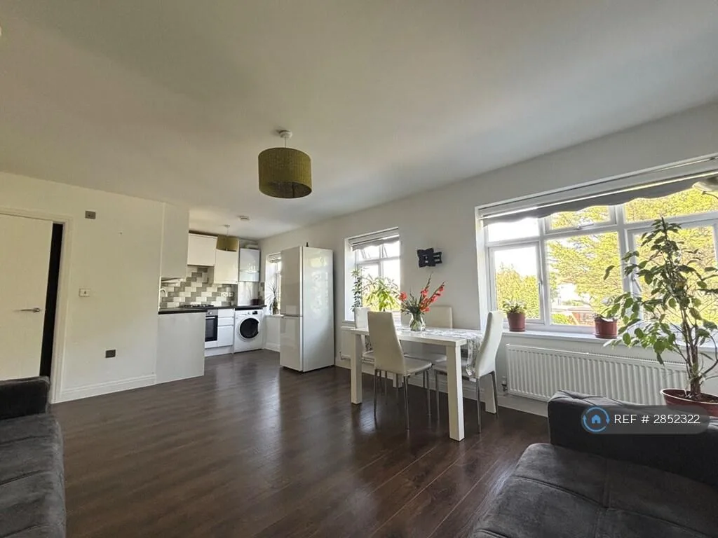 3 bedroom flat for rent