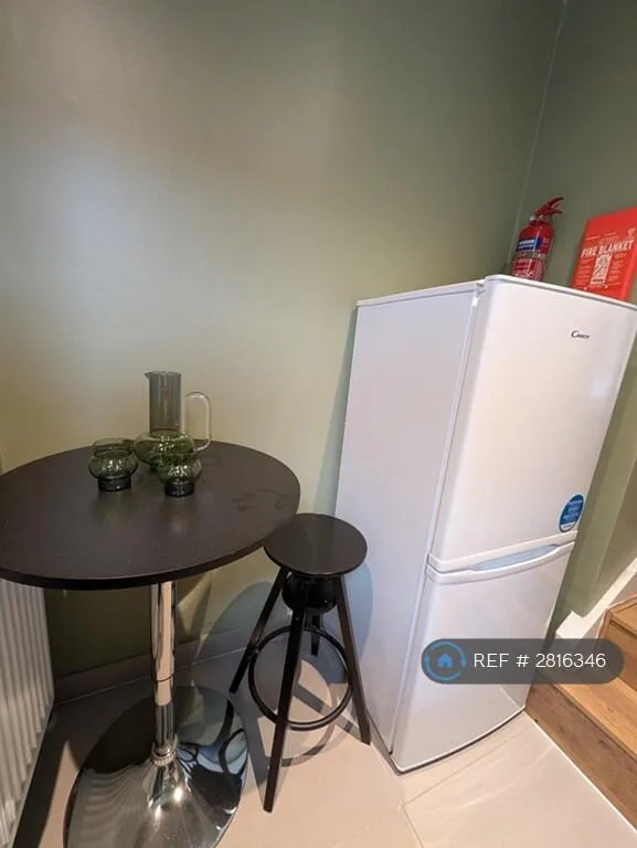 Studio flat for rent